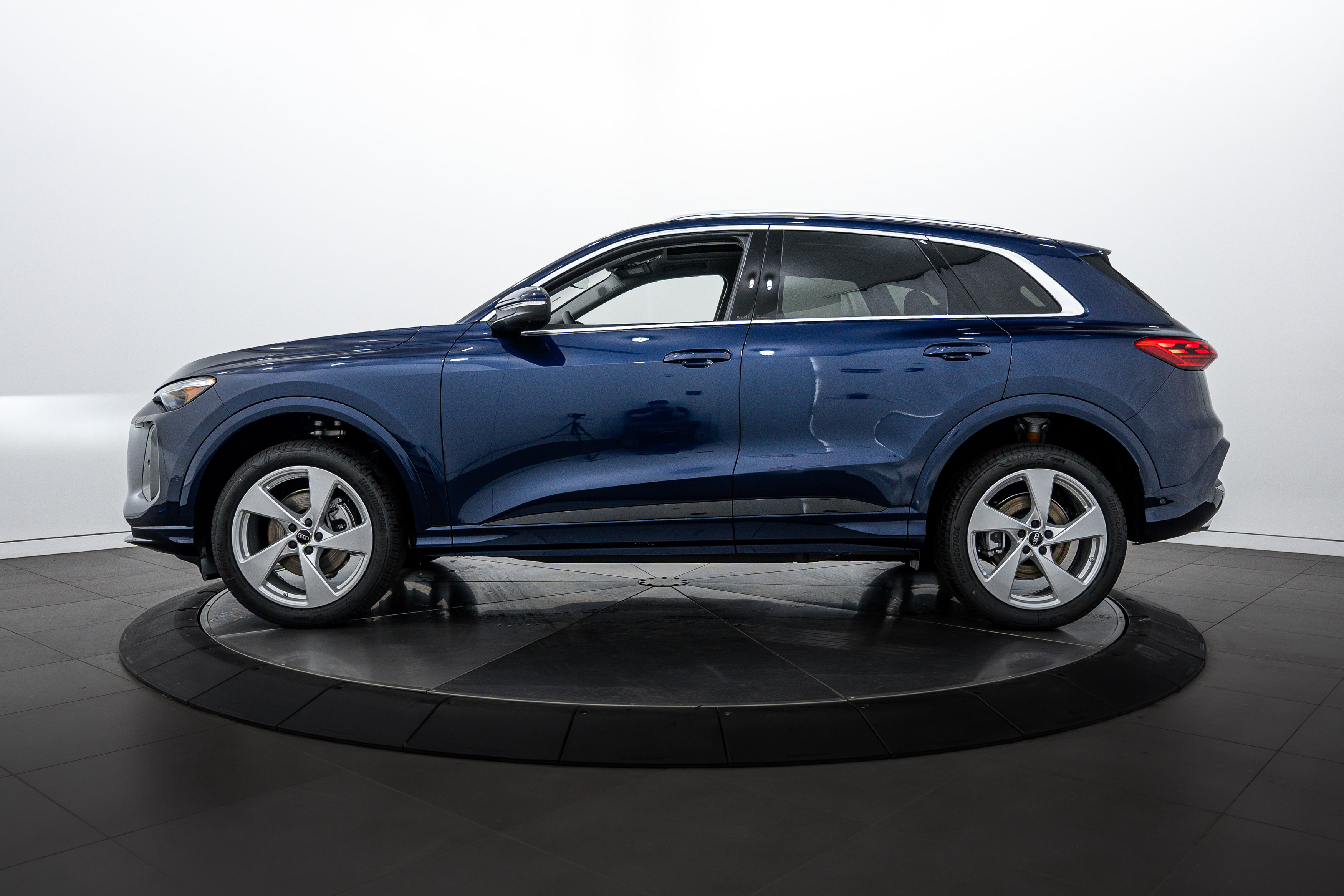 2025 Audi Q5 Premium Prestige photo 2