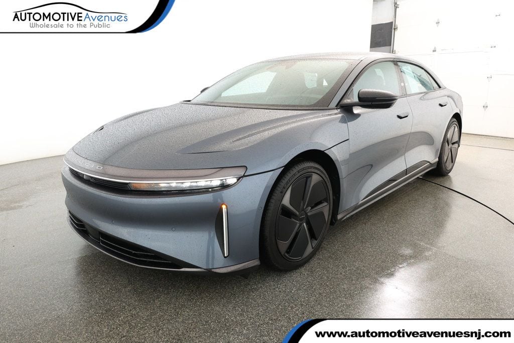 2024 Lucid Air Touring's photo