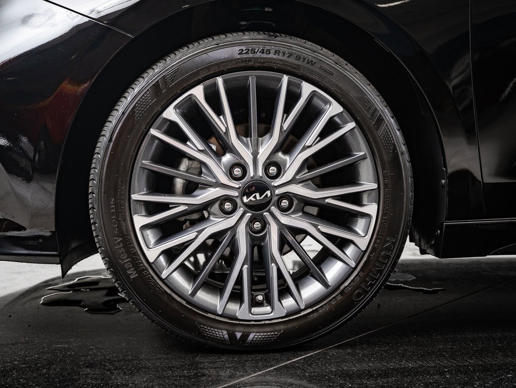 2022 Kia Forte GT-Line photo 13