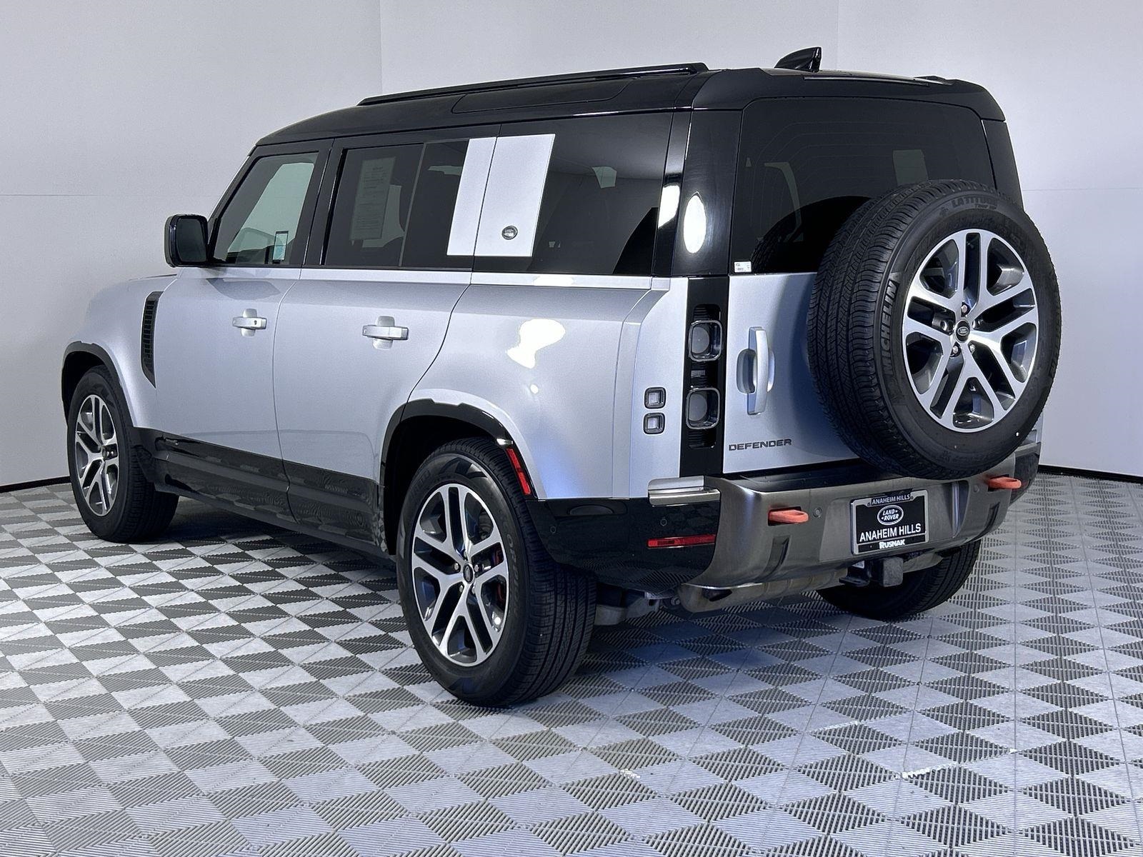 2021 Land Rover Defender 110 photo 3