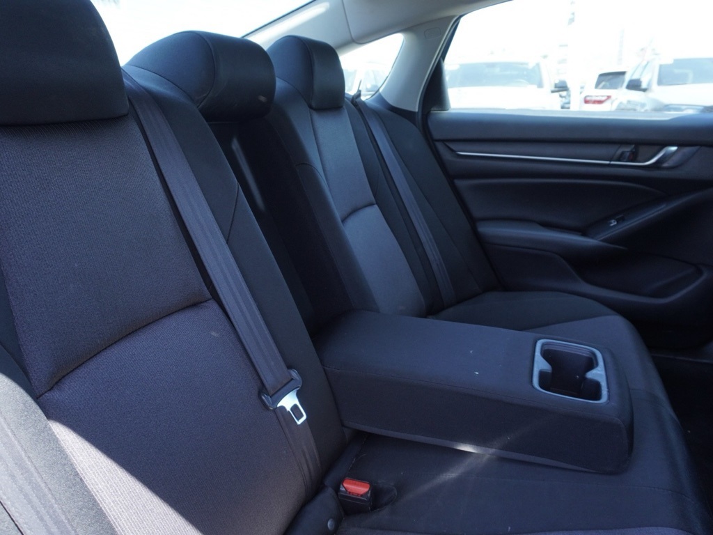 2019 Honda Accord LX photo 21