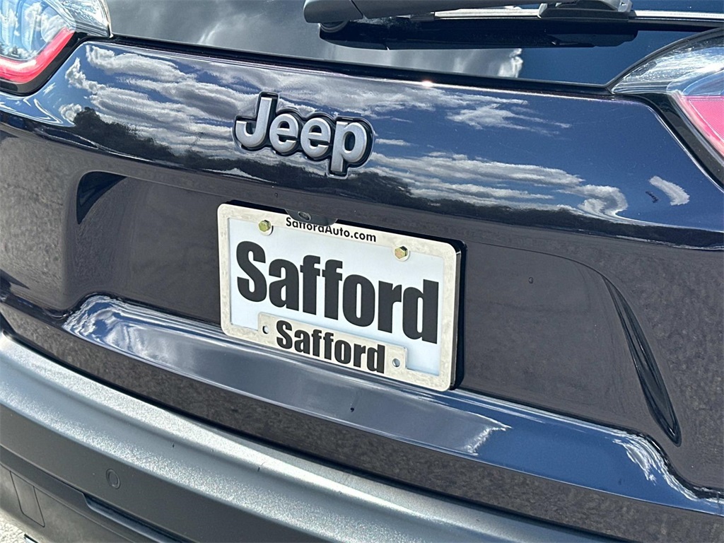 2021 Jeep Cherokee Latitude Lux photo 11
