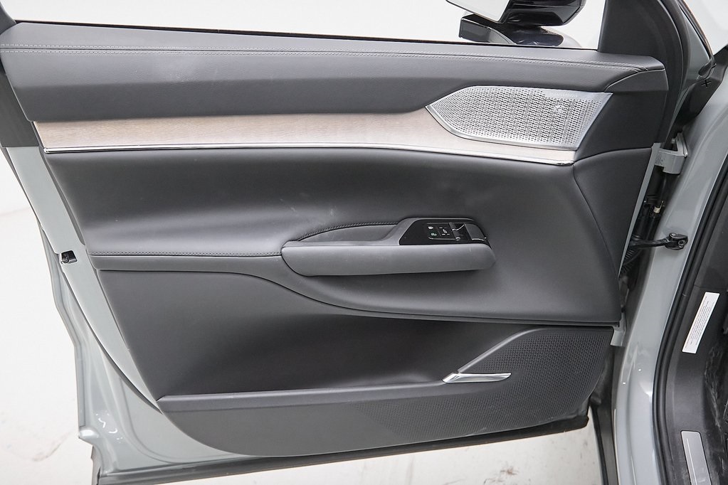 2025 VOLVO EX90 - Image 10