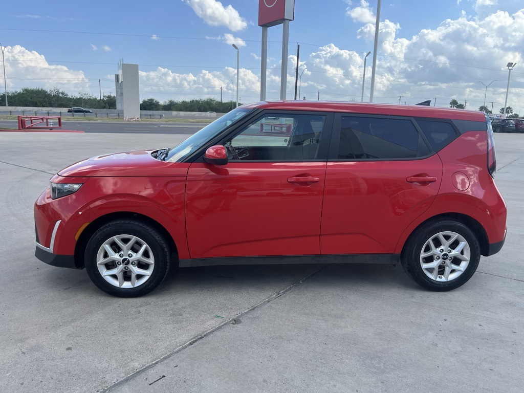 2024 Kia Soul LX photo 2