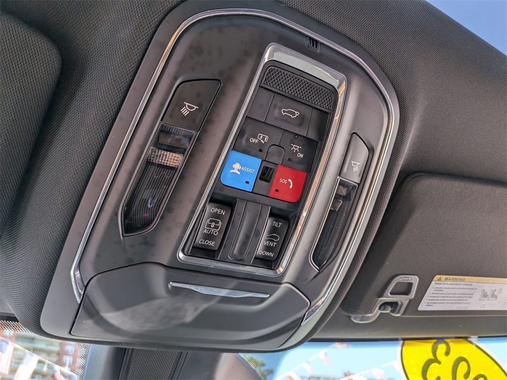 2023 Jeep Grand Cherokee Altitude photo 17