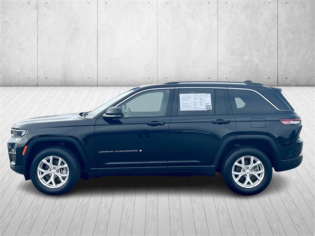 2023 Jeep Grand Cherokee Limited photo 2