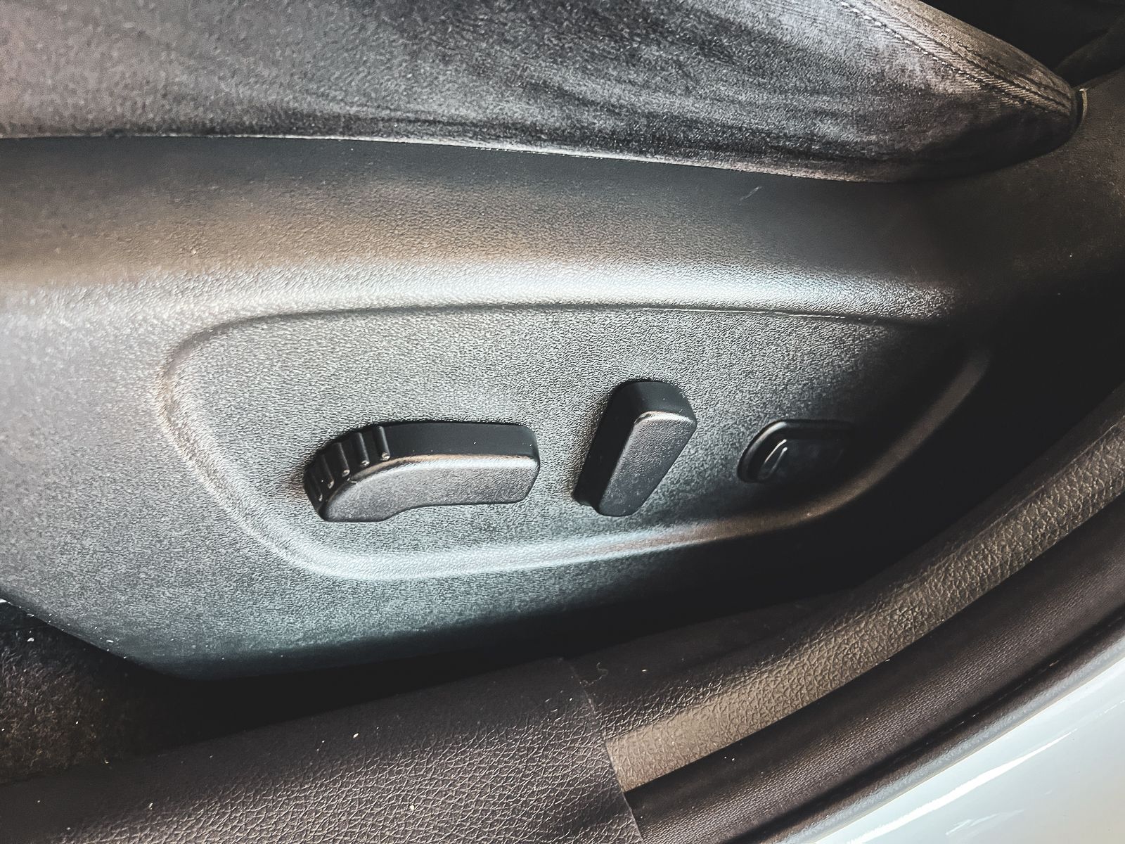 2016 Nissan Rogue SV photo 21