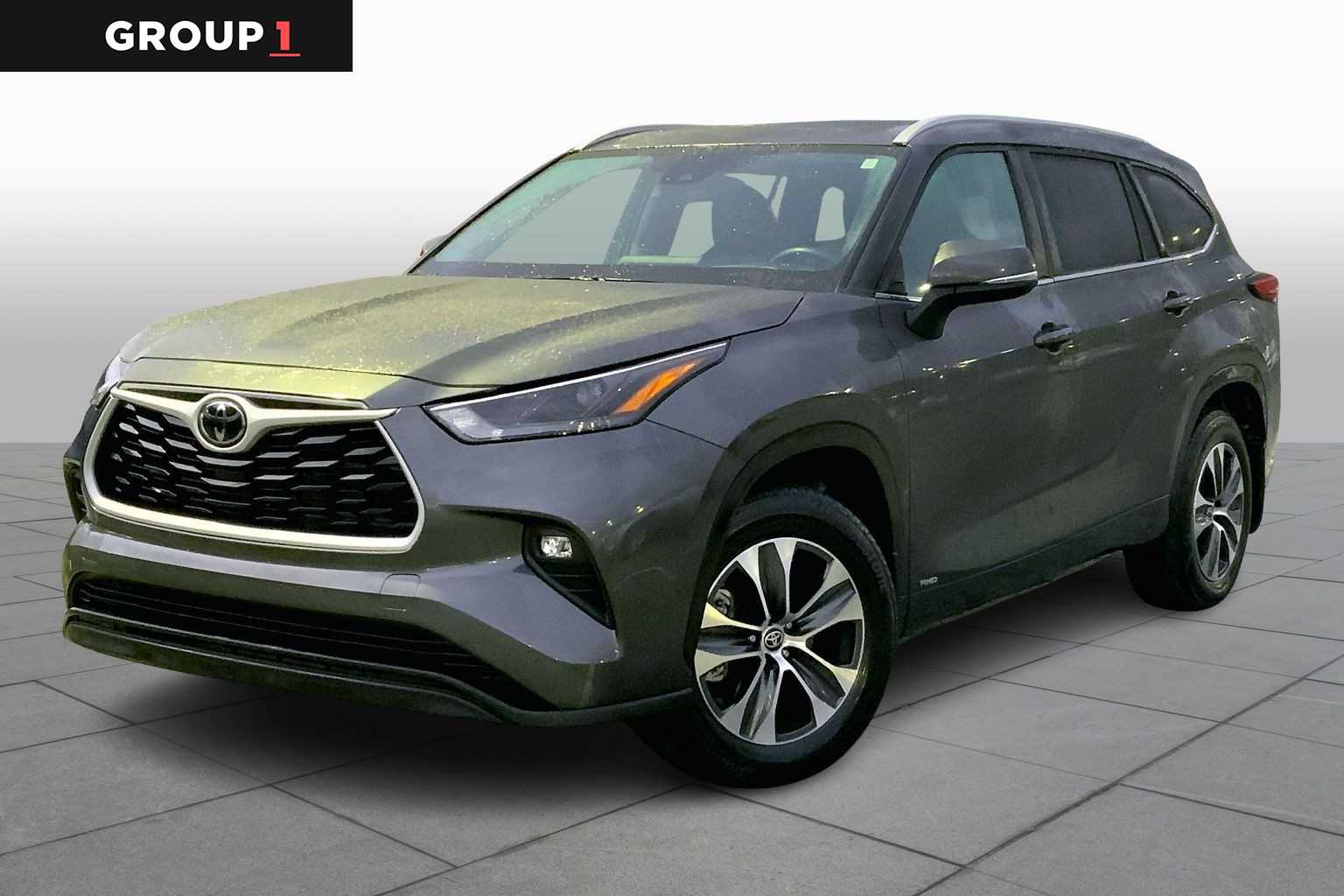 2025 Toyota Highlander XLE's photo
