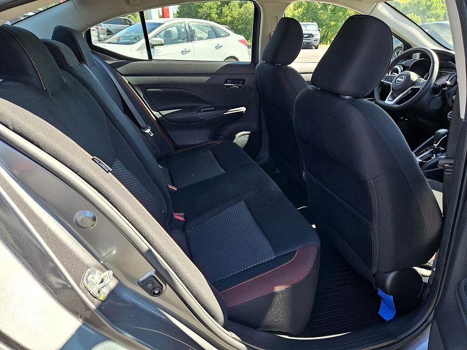 2025 Nissan Versa SR photo 14