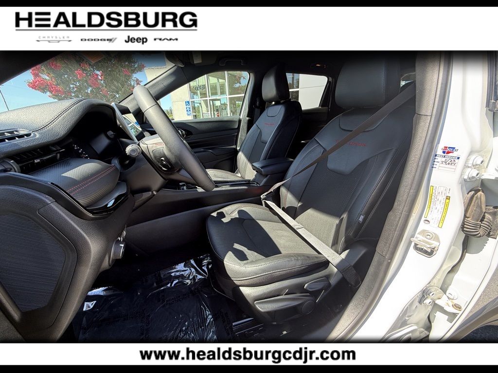 2024 Jeep Compass Trailhawk photo 8