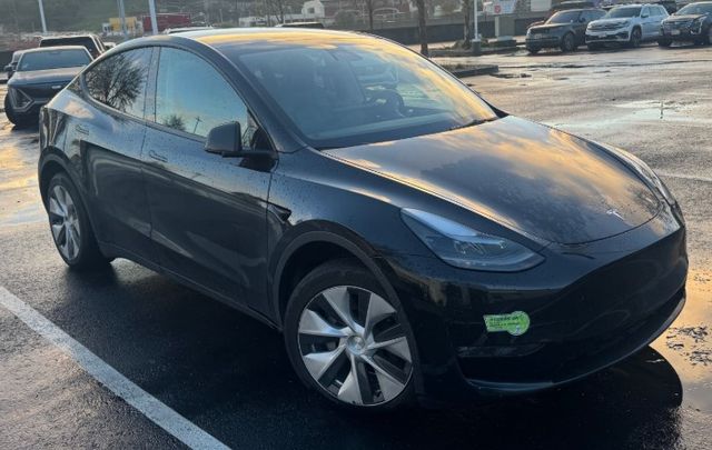2023 Tesla Model Y Long Range's photo