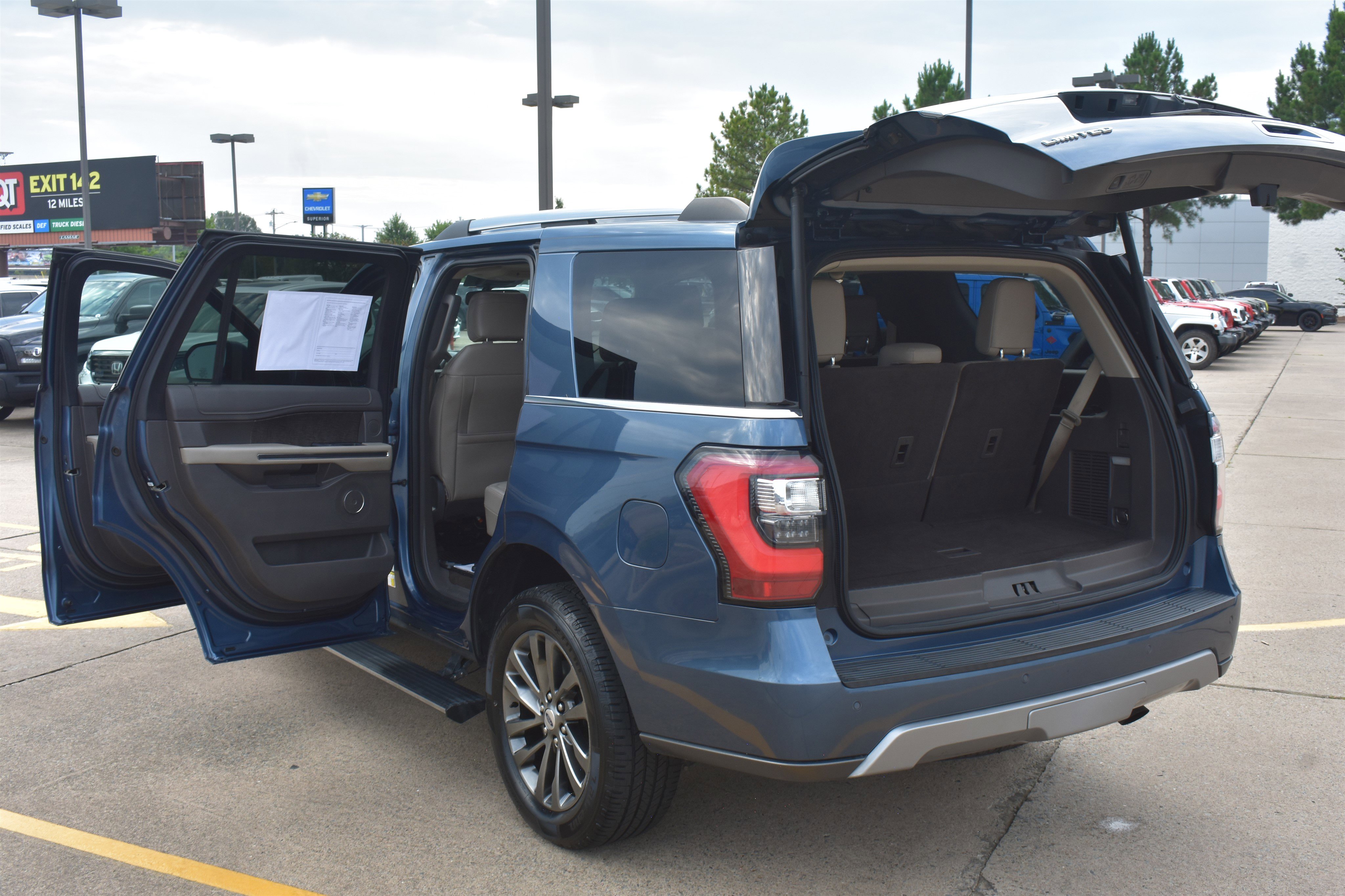 2020 Ford Expedition Limited photo 12
