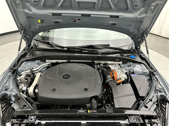 2023 Volvo S60 Recharge T8 Plus photo 16