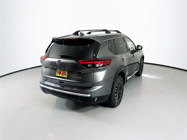 2026 Nissan Rogue Platinum photo 3