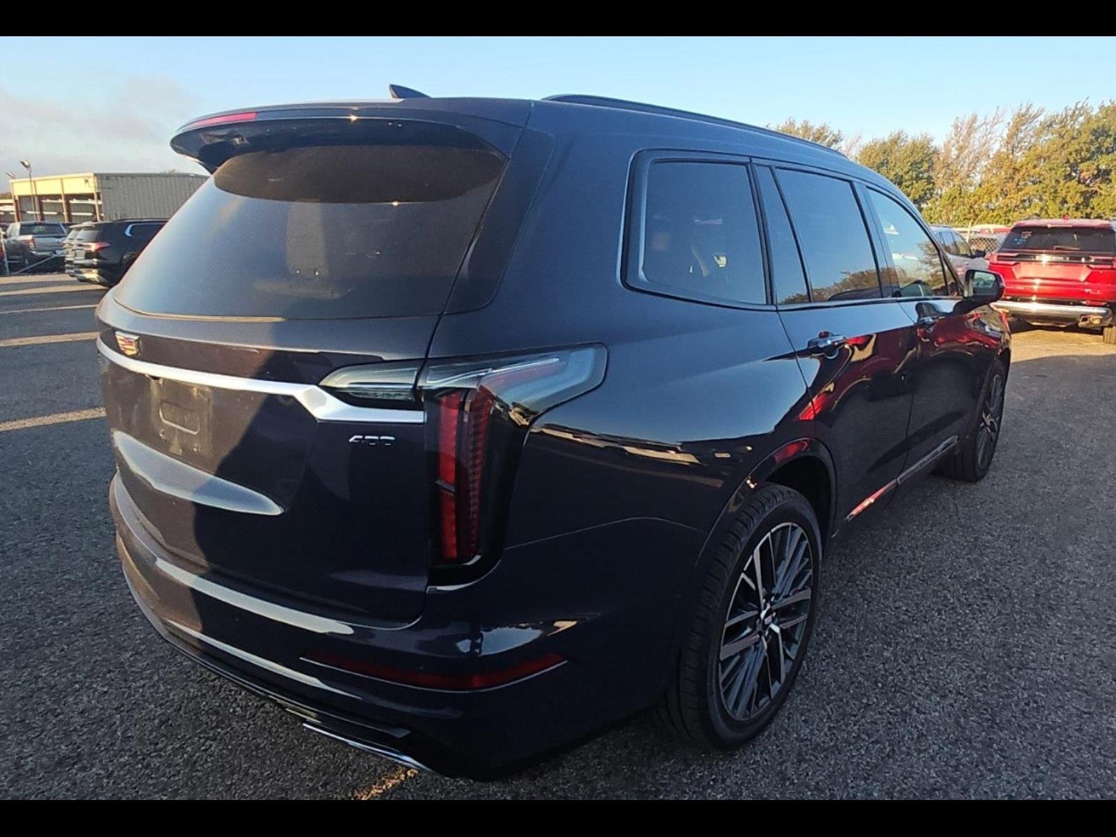 2025 Cadillac XT6 Sport photo 4