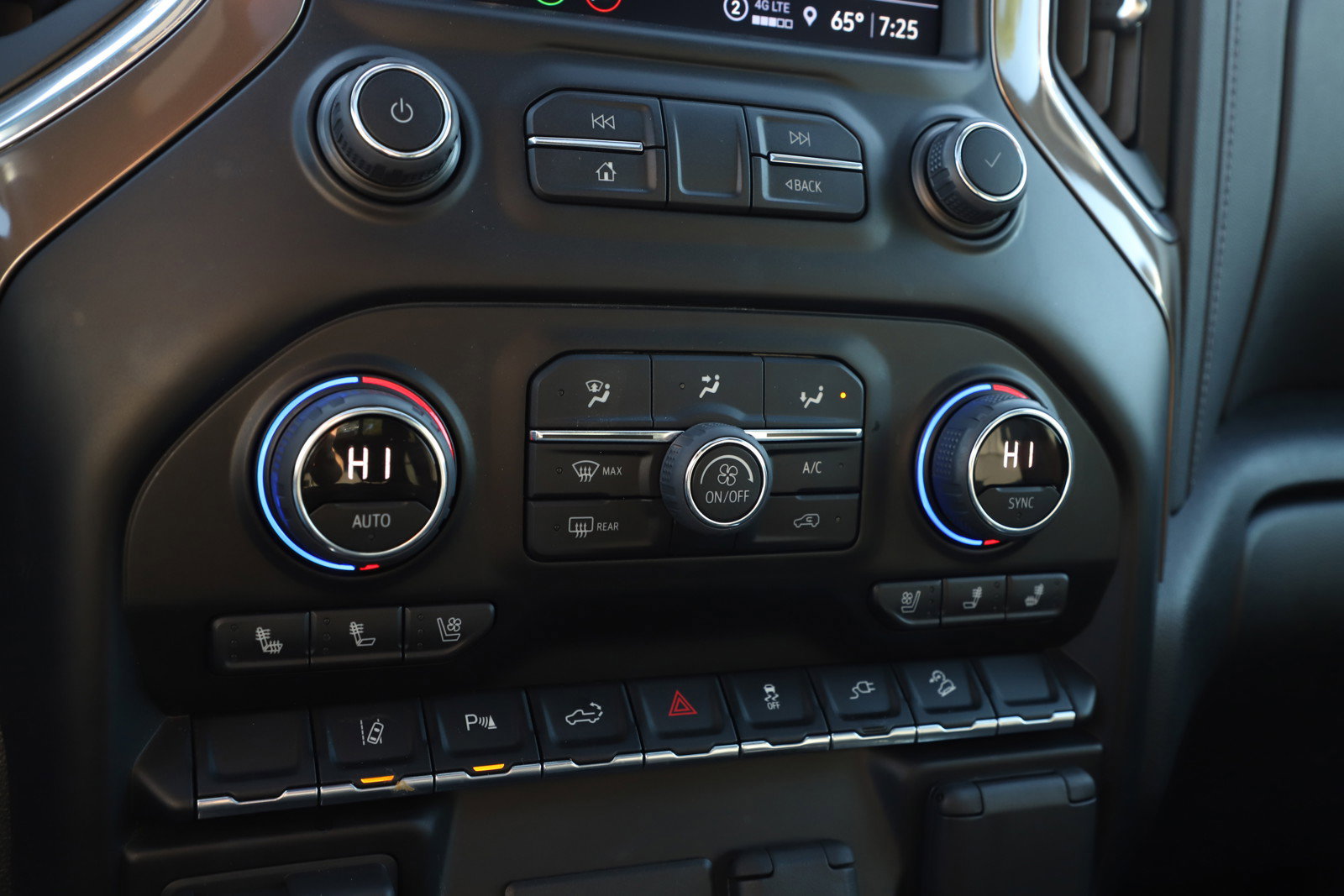 2022 Chevrolet Silverado High Country photo 21