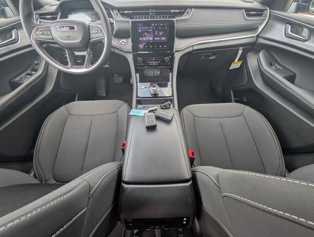 2025 Jeep Grand Cherokee Laredo X photo 26