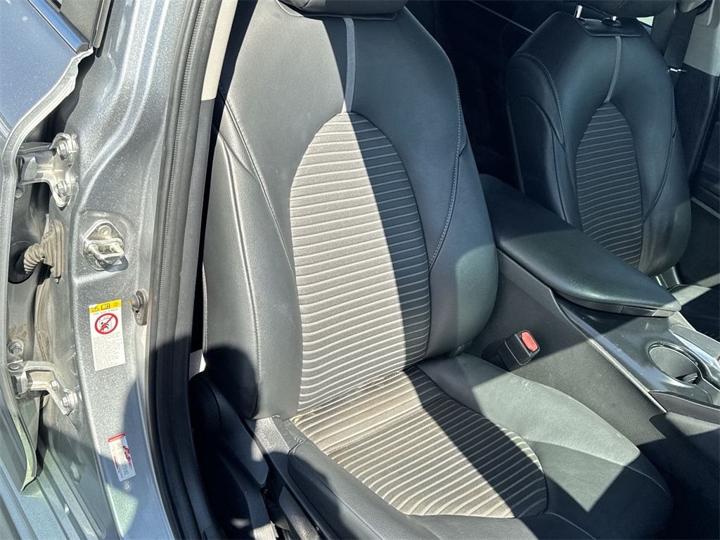 2019 Toyota Camry L photo 29