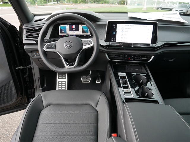 2025 Volkswagen Atlas Cross Sport SE R-Line photo 9