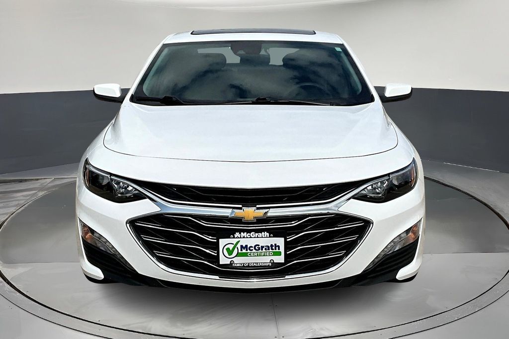 2024 Chevrolet Malibu 1LT photo 2