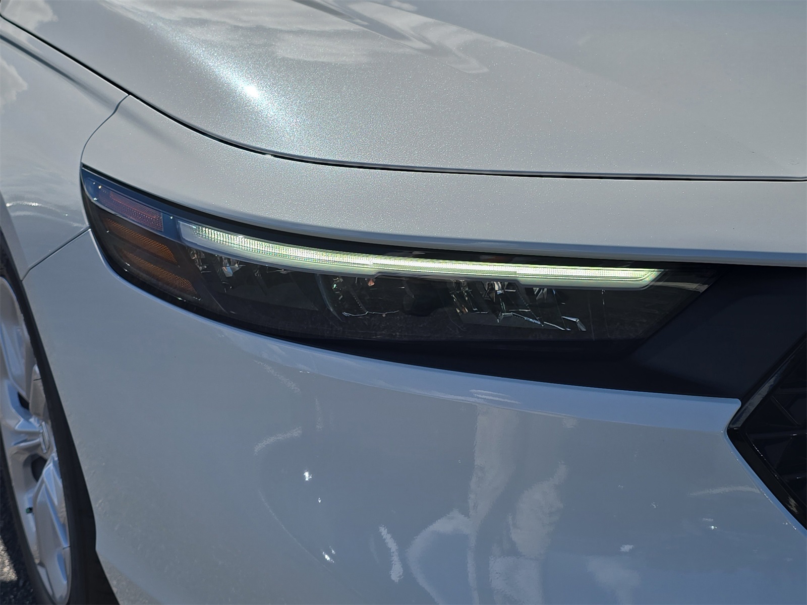 2025 Honda Accord LX photo 8
