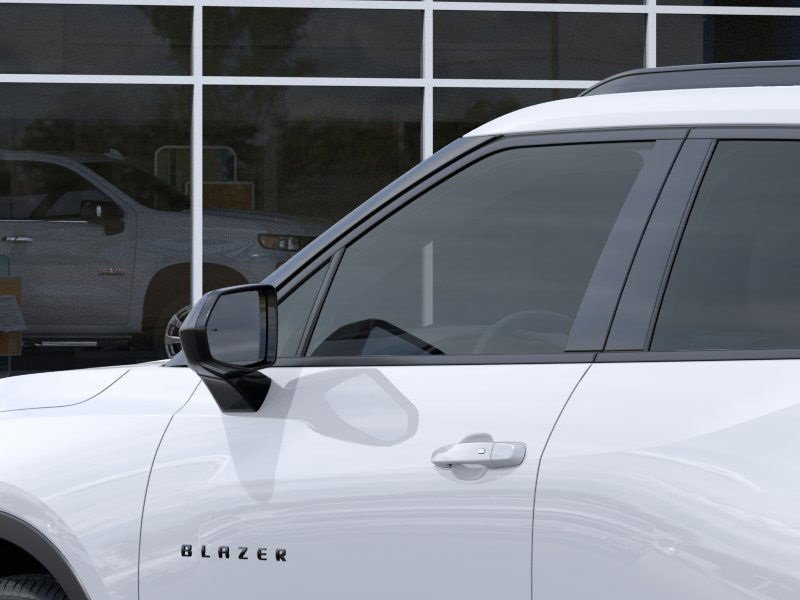 2025 Chevrolet Blazer 2LT photo 11