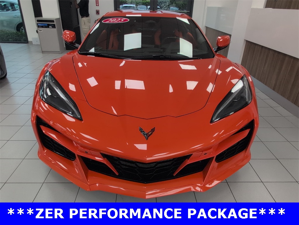 2025 Chevrolet Corvette E-Ray 3LZ photo 3