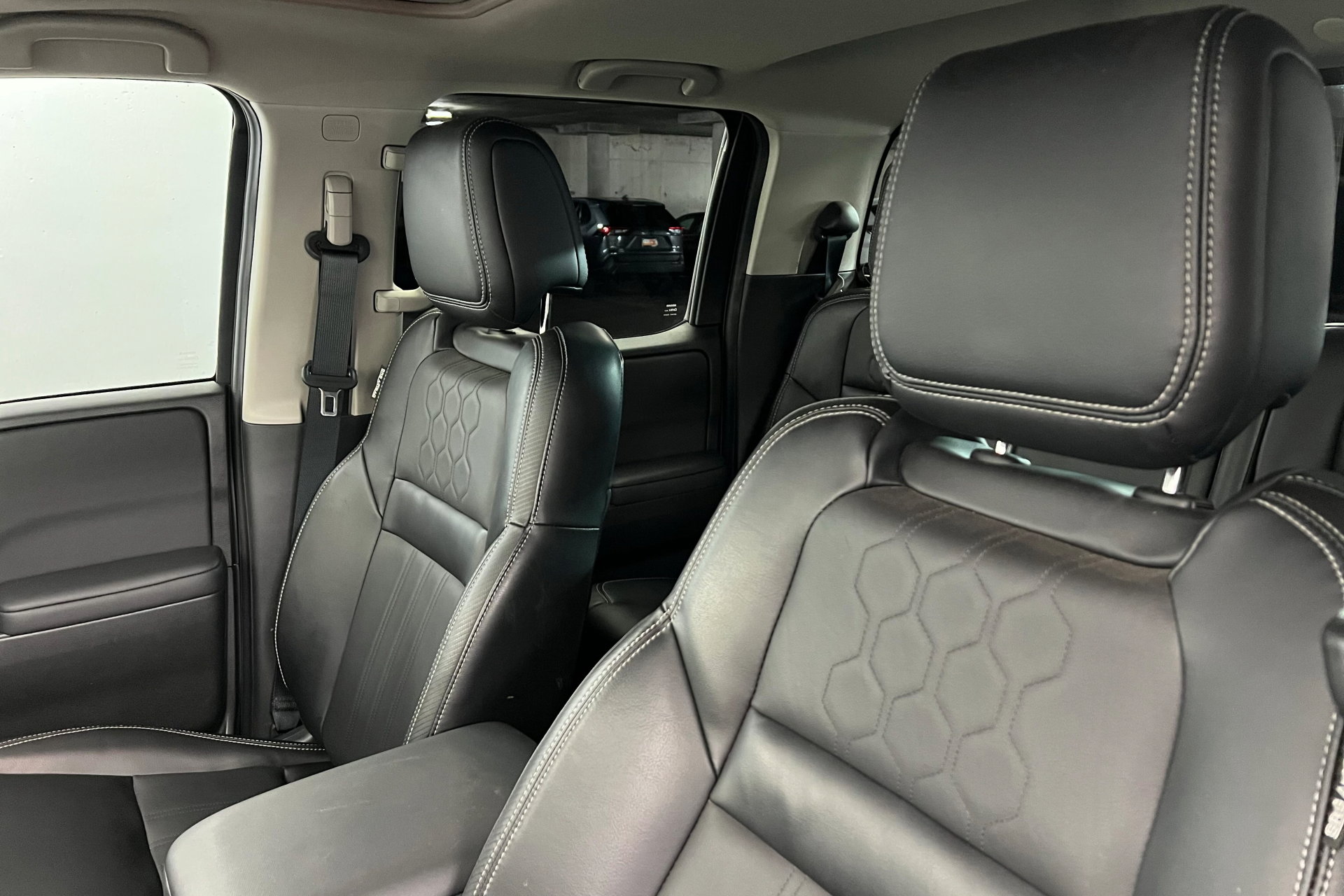 2024 Nissan Frontier SL photo 16