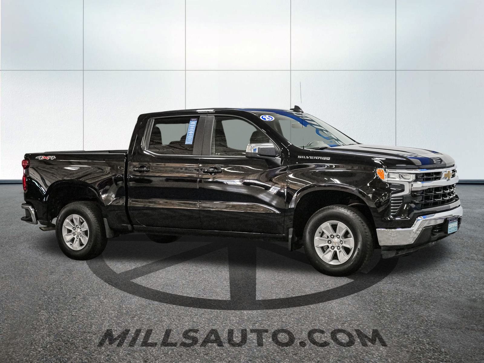 2025 Chevrolet Silverado 1500 LT photo 2