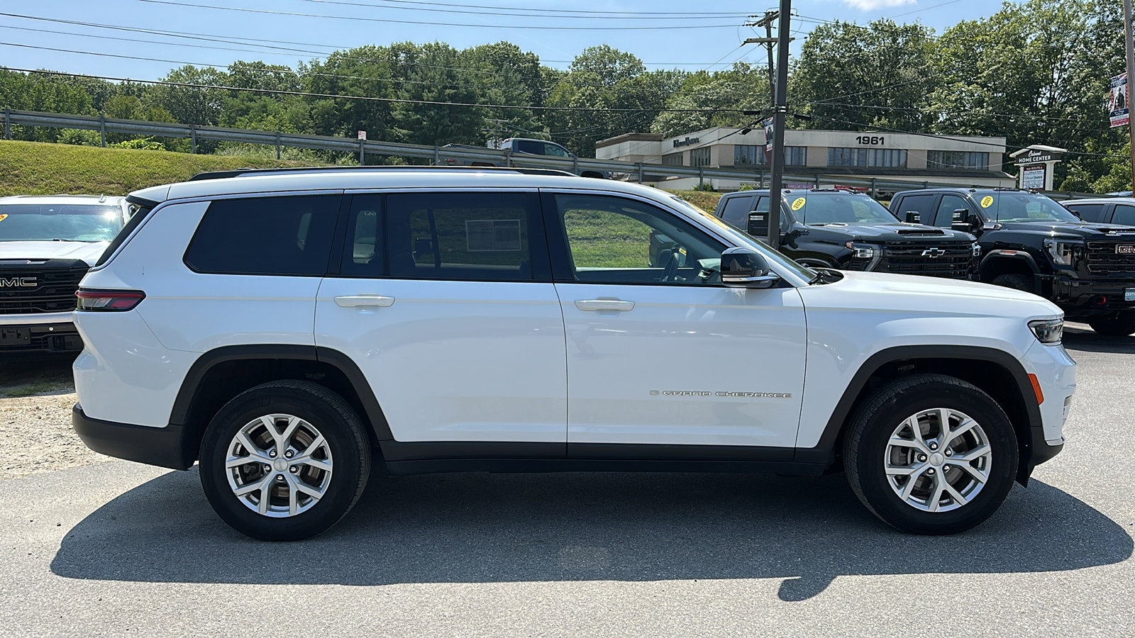 2023 Jeep Grand Cherokee Limited photo 3