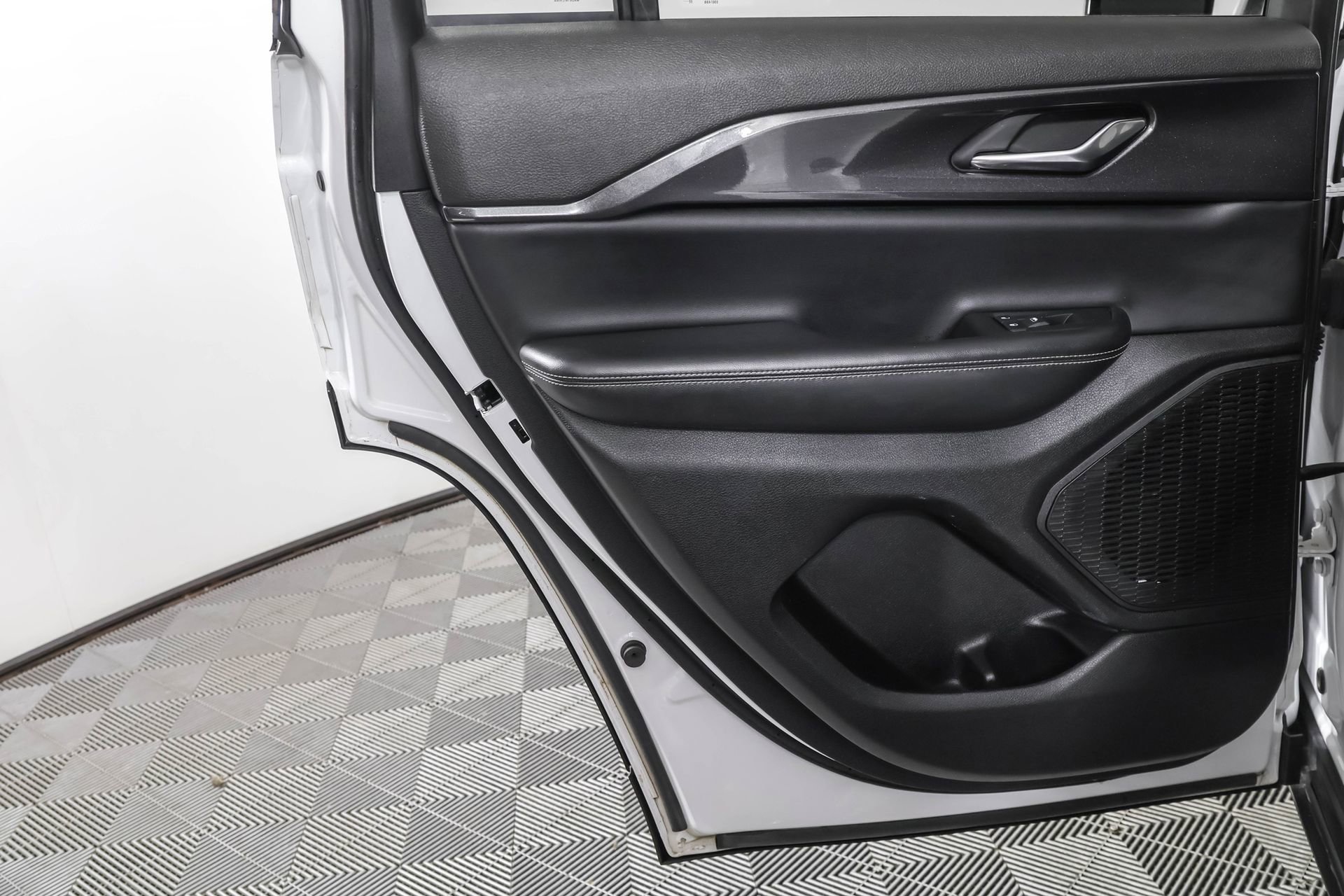 2023 Jeep Grand Cherokee Altitude photo 25