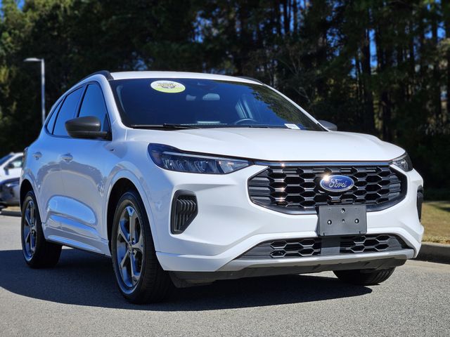 2023 Ford Escape ST-Line's photo