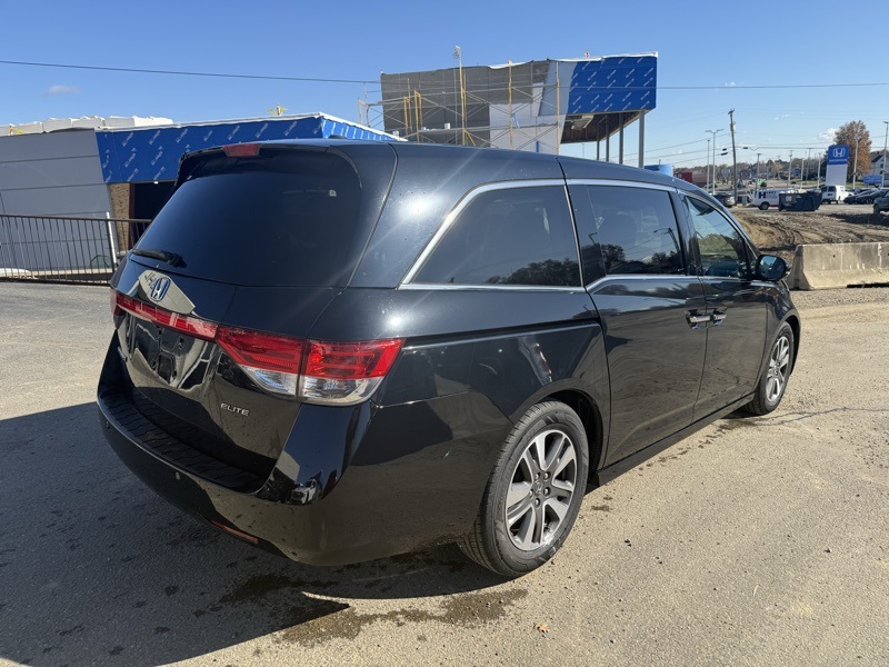 2016 Honda Odyssey Touring Elite photo 4