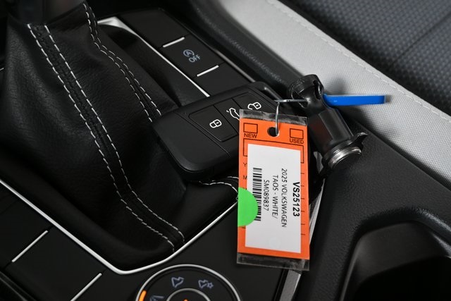 2025 Volkswagen Taos S photo 12