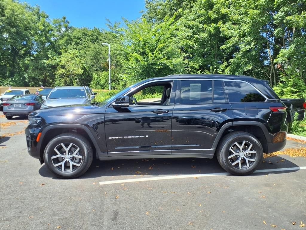 2025 Jeep Grand Cherokee Limited photo 4