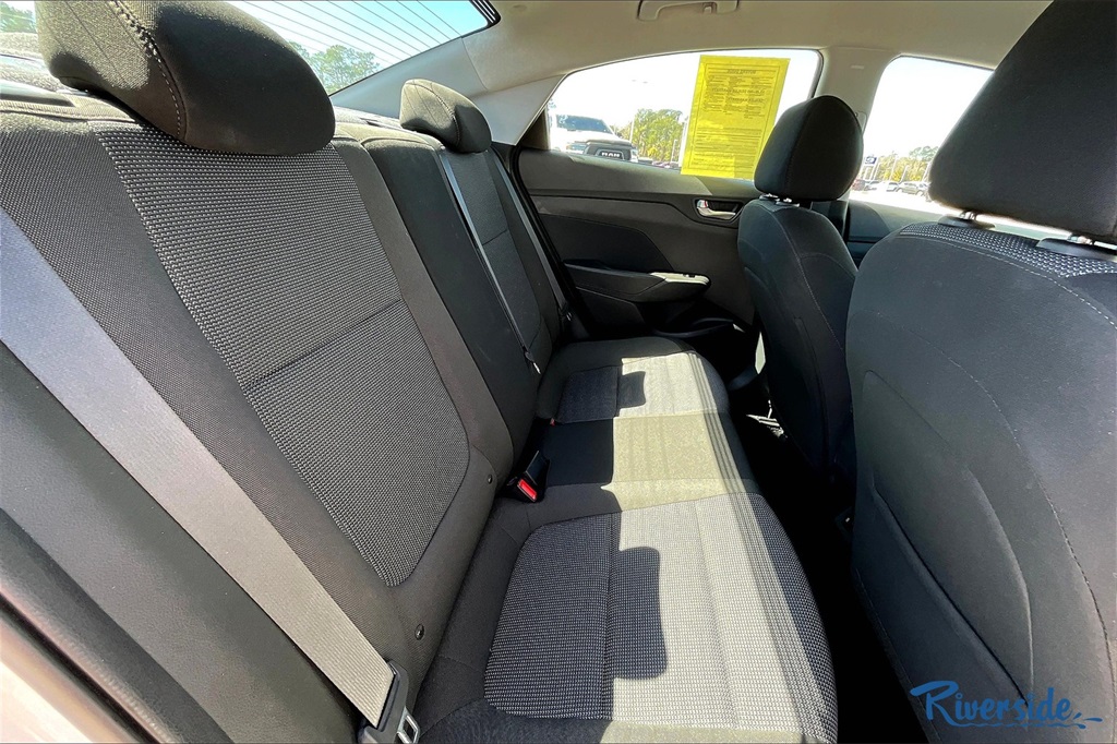 2022 Hyundai Accent SEL photo 19