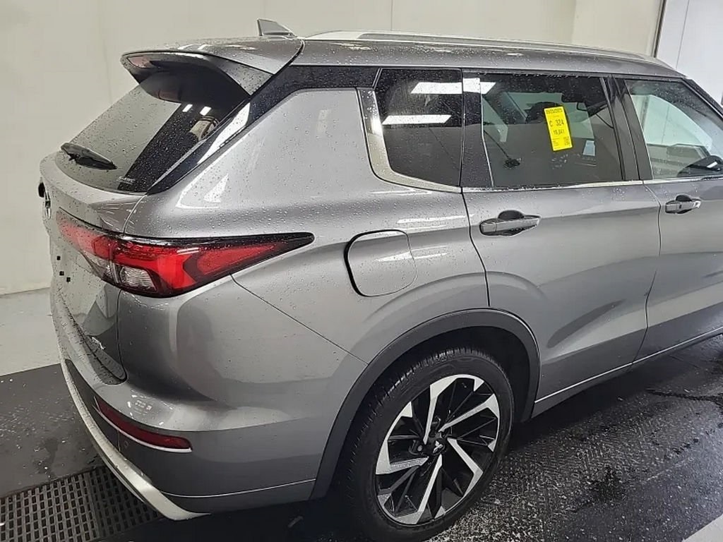 2022 Mitsubishi Outlander SEL GT photo 3