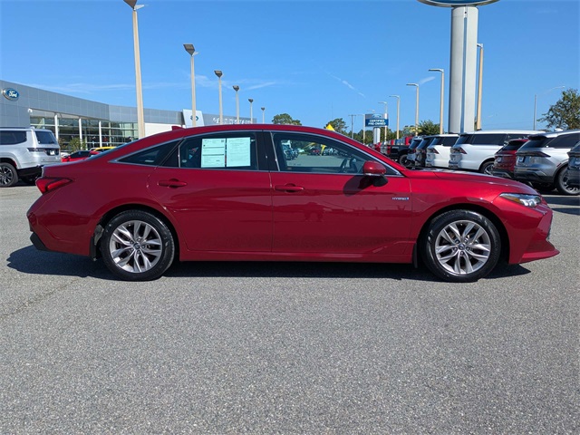 2019 Toyota Avalon Hybrid XLE Plus photo 3