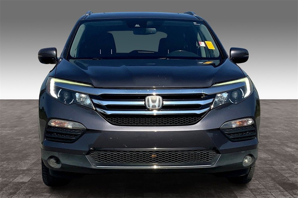 2017 Honda Pilot Touring photo 3