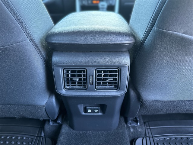 2021 Toyota RAV4 XLE photo 25