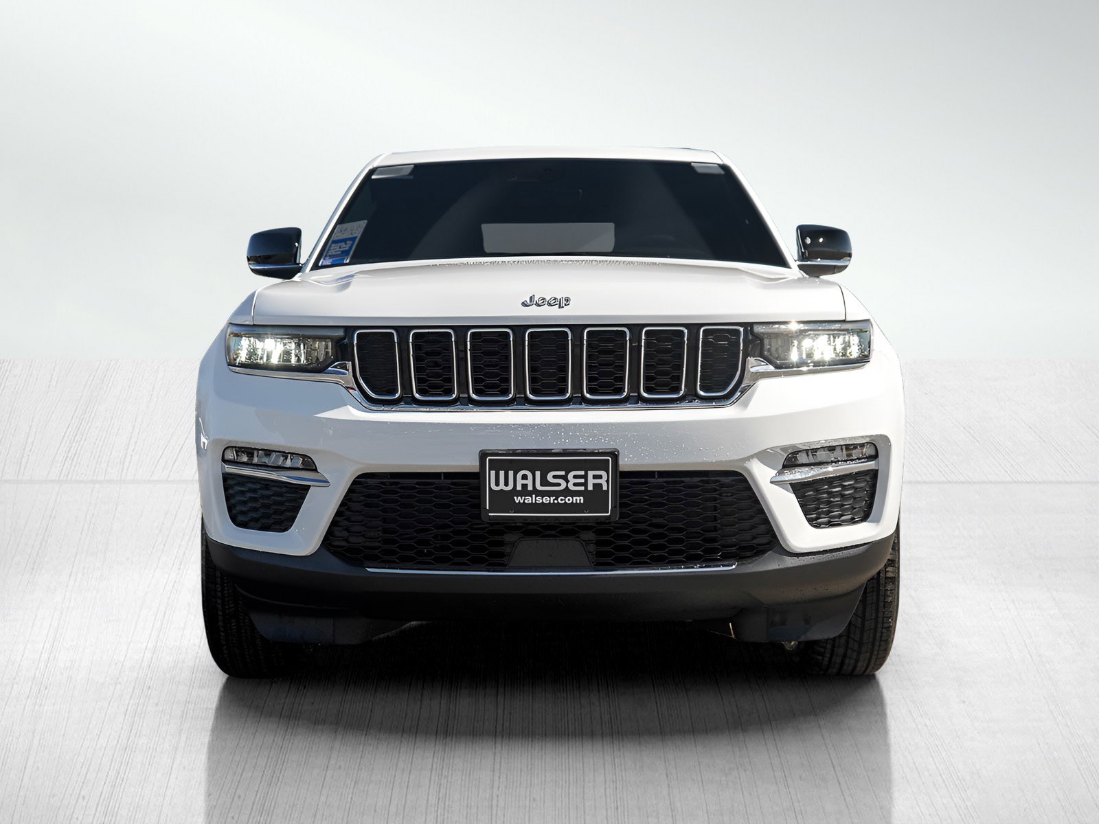 2025 Jeep Grand Cherokee Limited photo 2