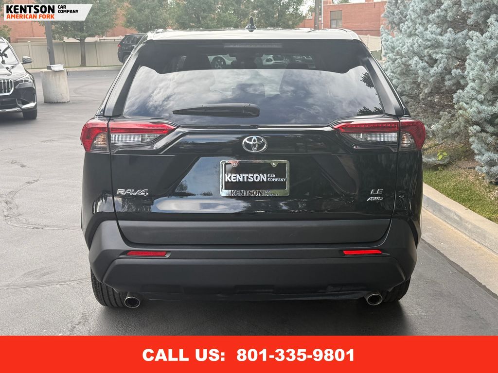 2024 Toyota RAV4 LE photo 5