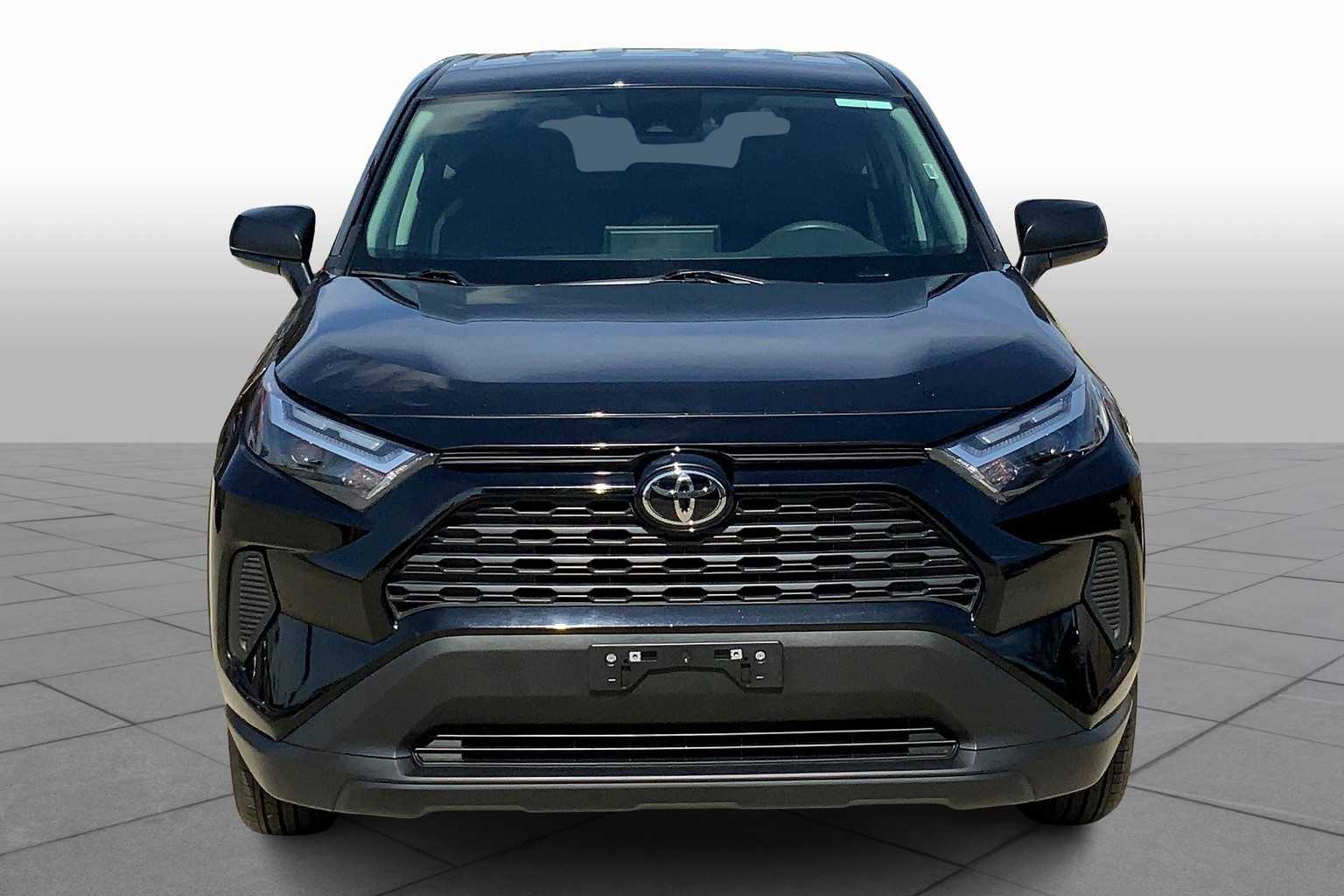 2024 Toyota RAV4 LE photo 3