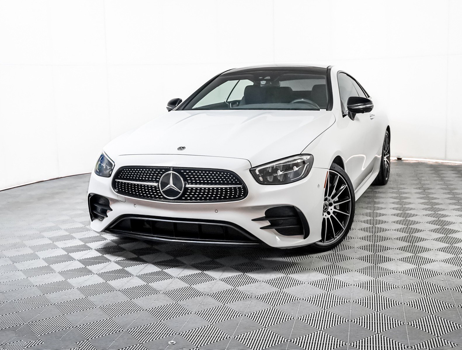 2023 Mercedes-Benz E-Class E450's photo