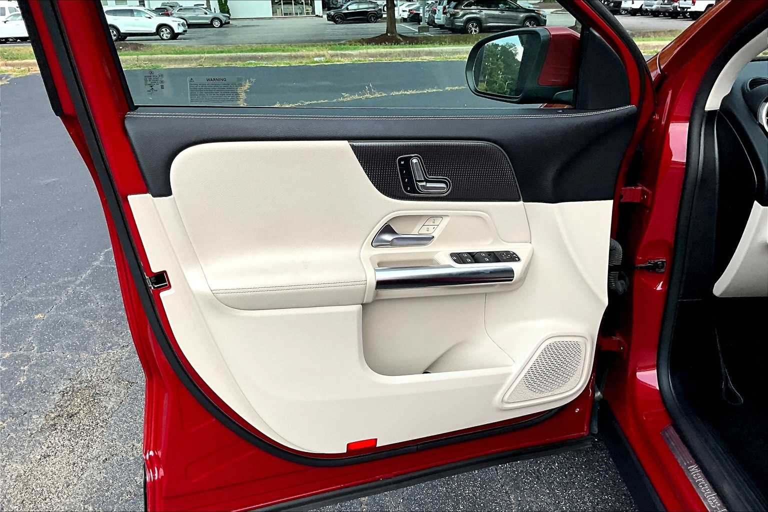 2022 Mercedes Benz GLA 250 photo 21