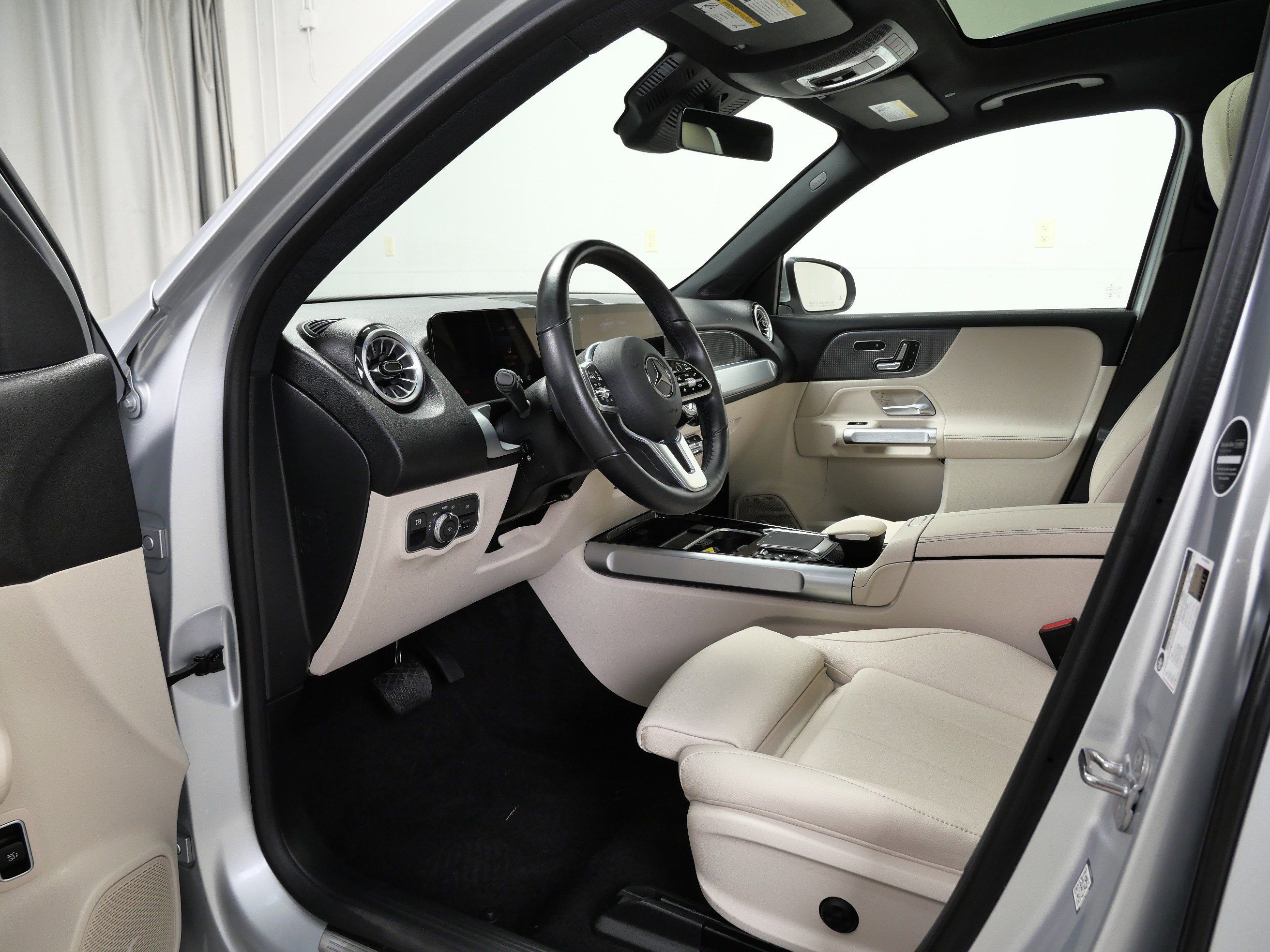 2023 Mercedes Benz EQB 300 4MATIC photo 13