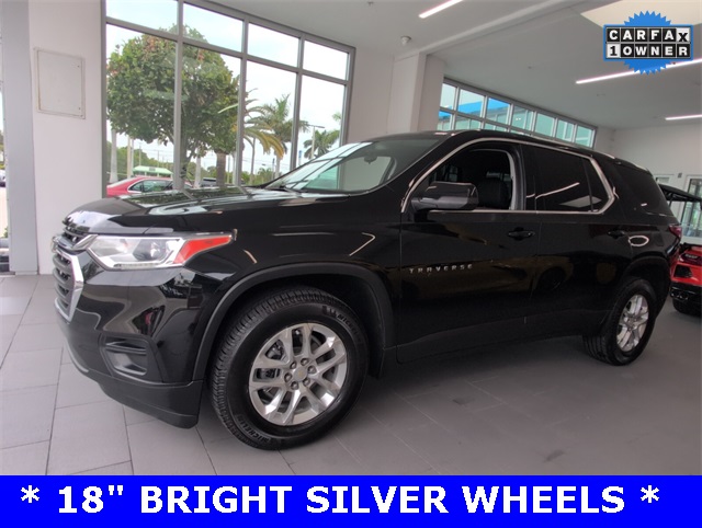 2021 Chevrolet Traverse LS photo 4