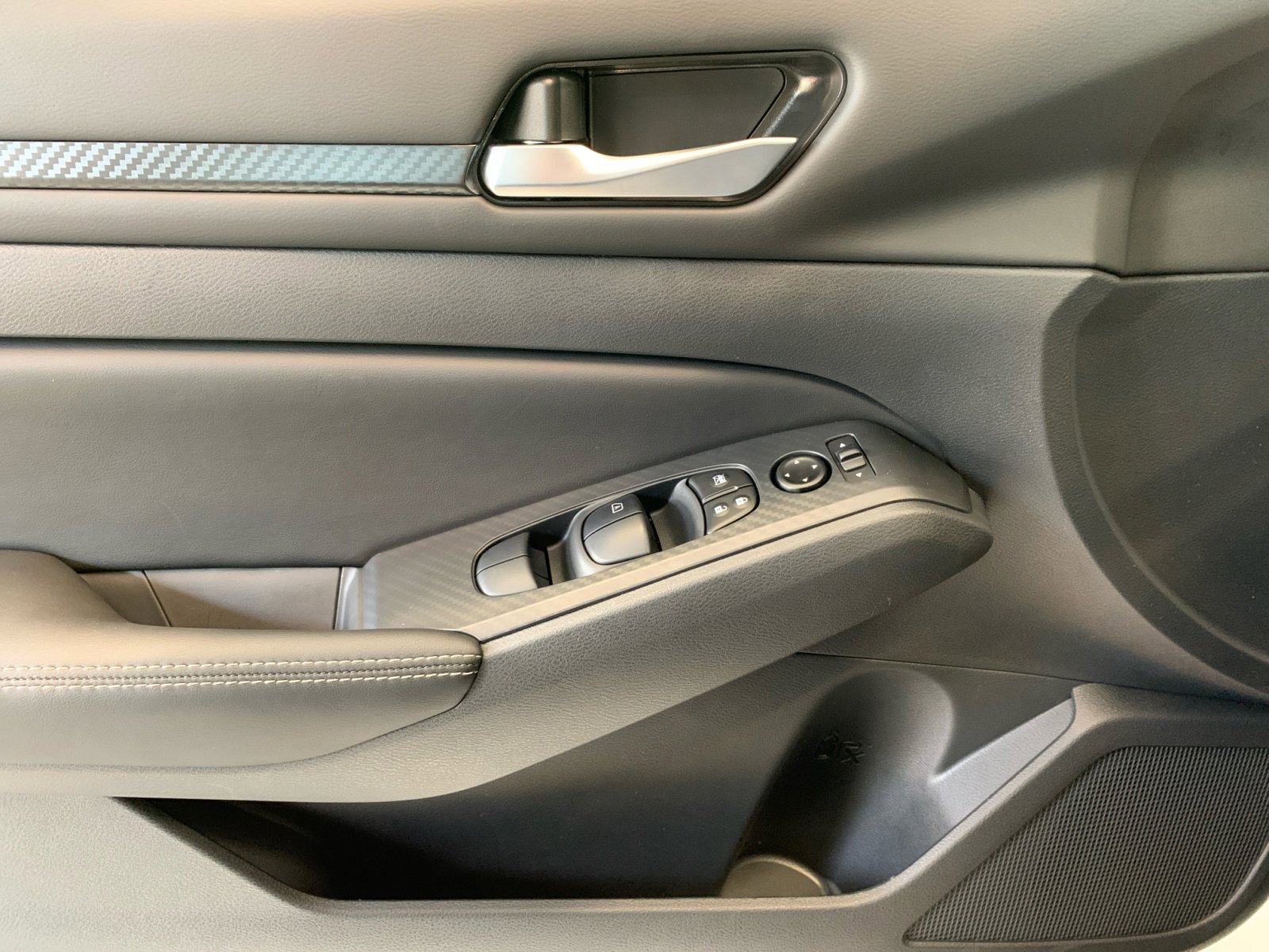 2025 Nissan Altima SV photo 23