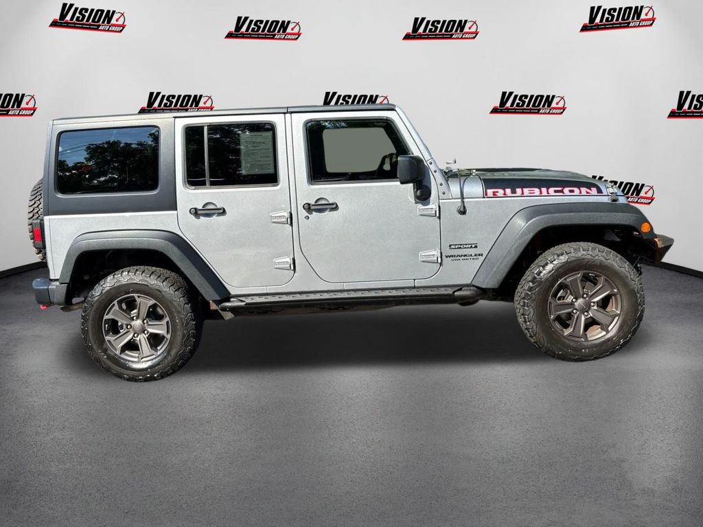 2018 Jeep Wrangler Unlimited Rubicon photo 3