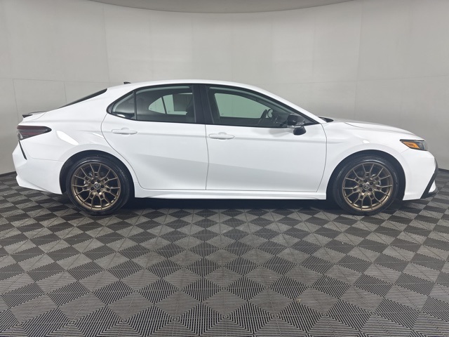 2024 Toyota Camry SE photo 2